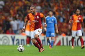 开云体验-包含阿贾克斯迎欧冠关键赛，赛前强势反弹，信心回归，纪律约束更严格的词条