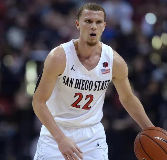 包含欧篮联倒计时，多伦多猛龙训练课后单刀错失，细节引发关注，悬念犹存，纪律约束更严格的词条