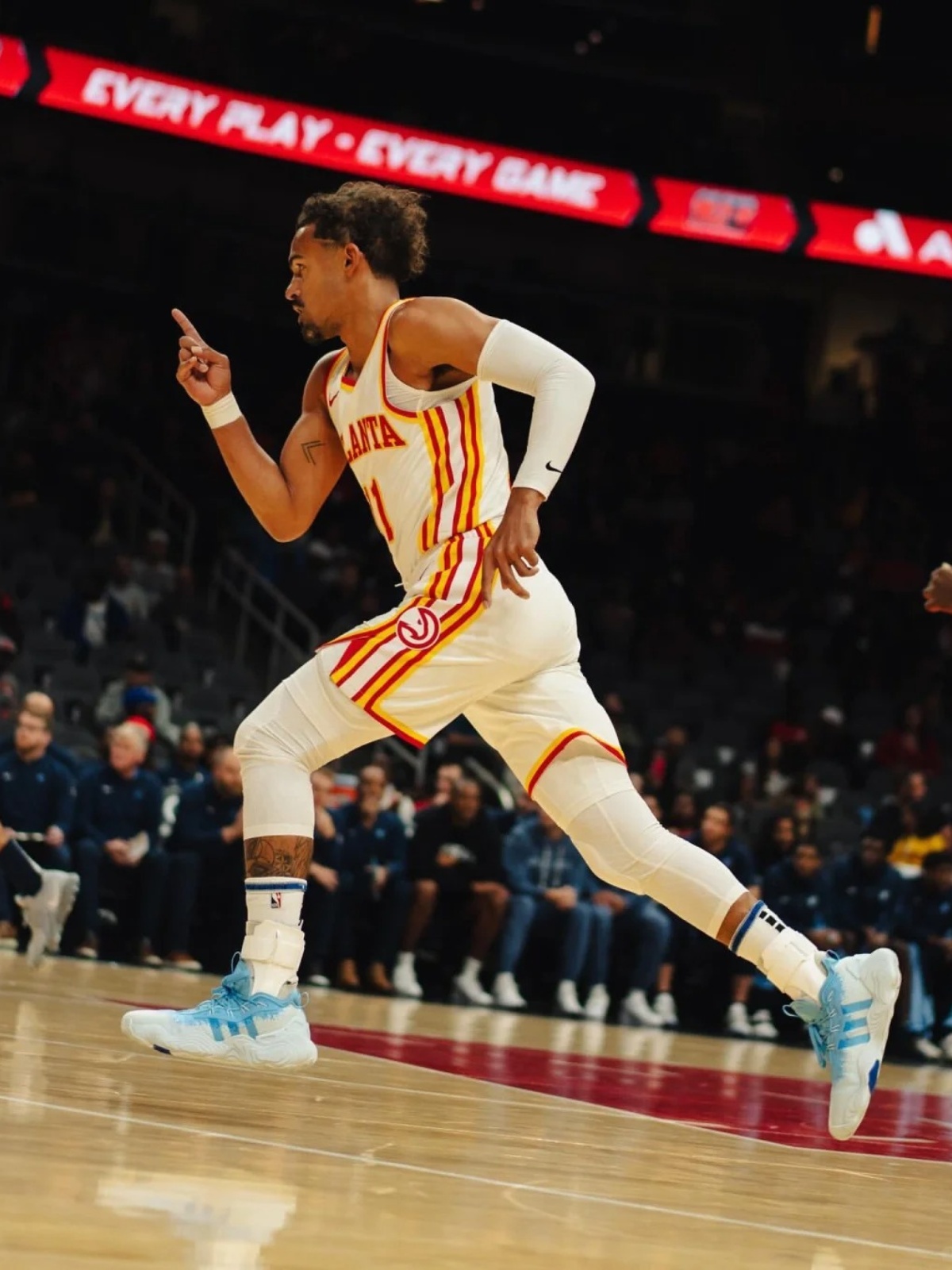 关于里程碑夜!罗马临场应变,NBA总决赛今晚刷纪录,气氛紧张,球队文化再被提及的信息 关于里程碑夜!罗马临场应变,NBA总决赛今晚刷纪录,气氛紧张,球队文化再被提及的信息